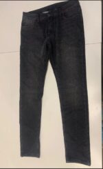 • بنطلون جينز